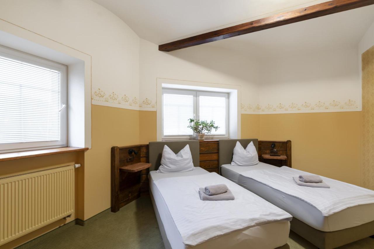 Hotel U Simla Karlovy Vary Kültér fotó