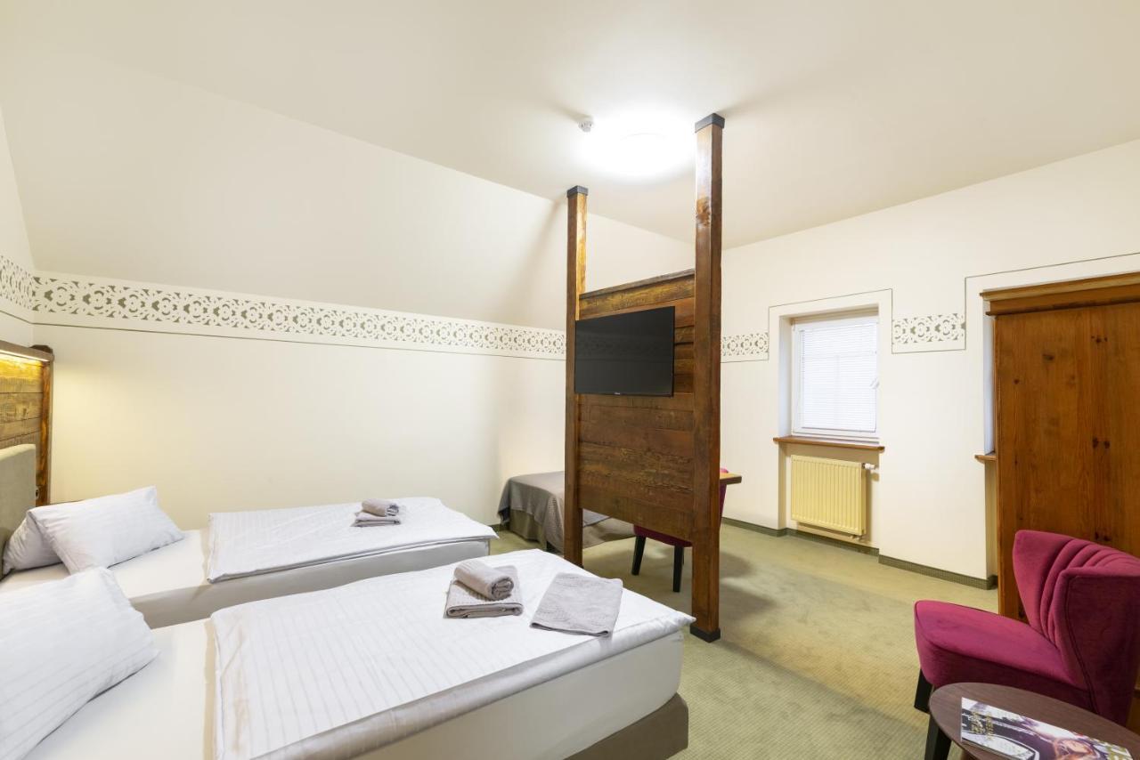 Hotel U Simla Karlovy Vary Kültér fotó